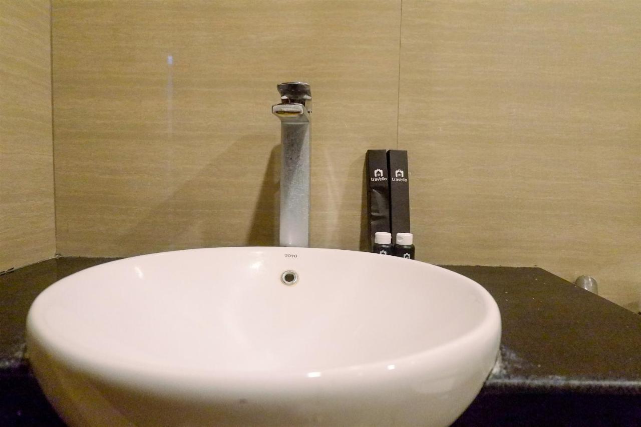 Strategic 1Br Apartment The Linden Connected To Marvell City Mall By Travelio Surabaya Exterior foto